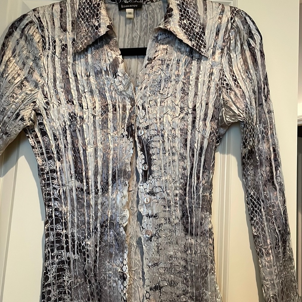Komarov XS silver patterned button up long sleeve top